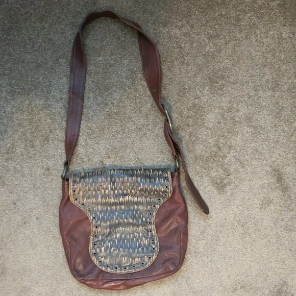 Jamah Messenger Bag Crossbody - Picture 1 of 8